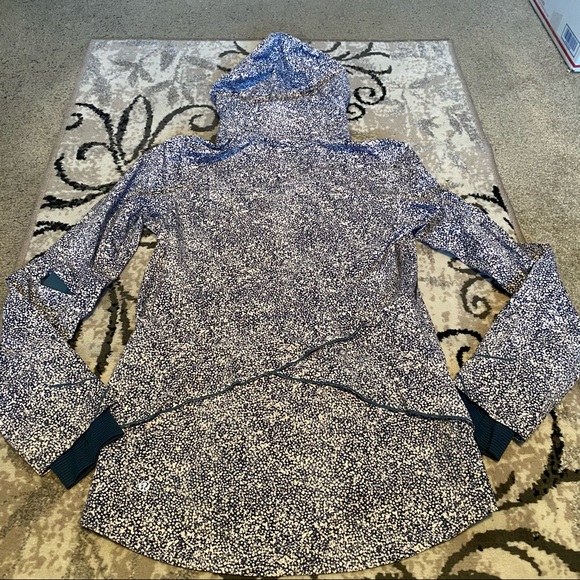 Lululemon Runaway Jacket - size 8 - Picture 8 of 13
